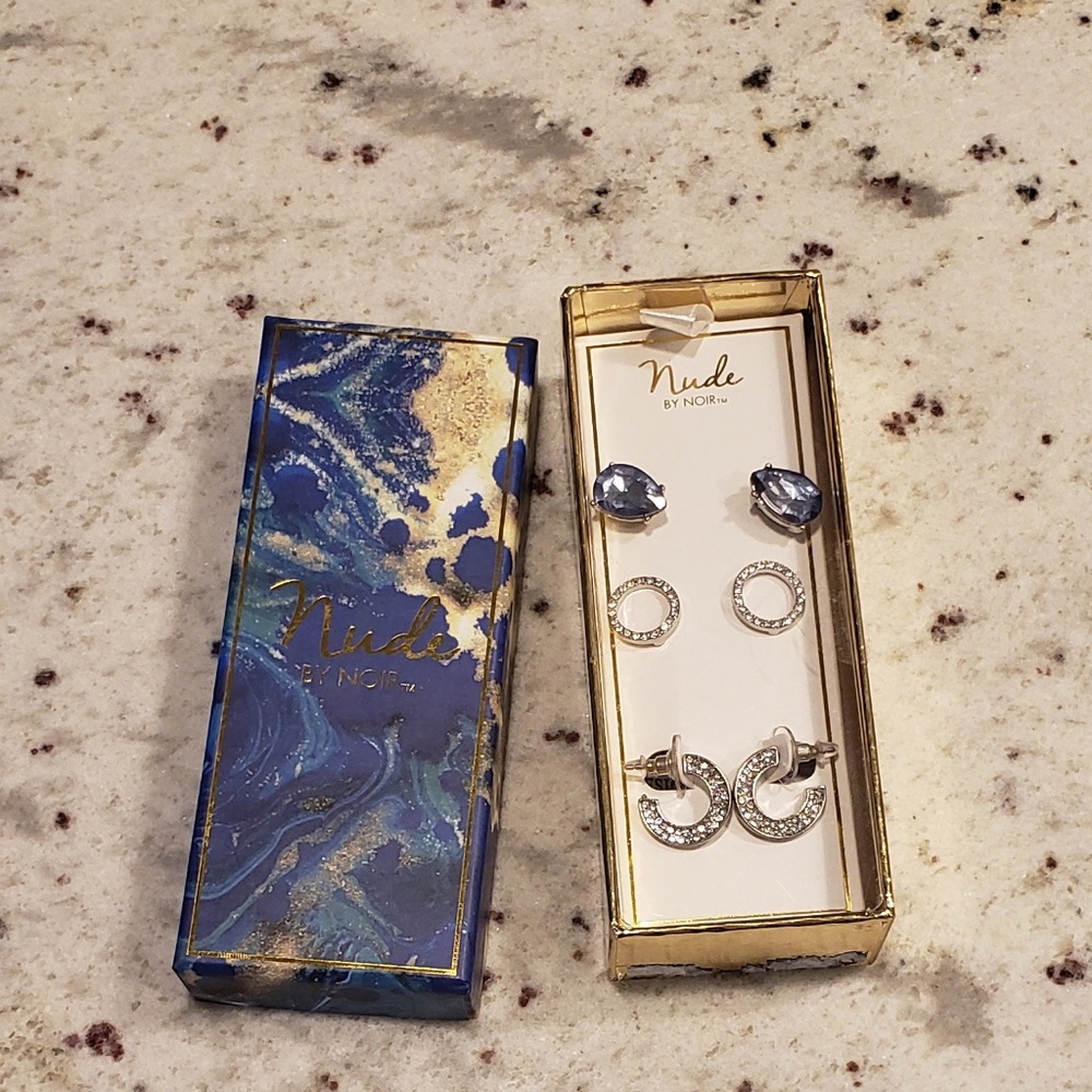 NWB 3 Silver Rhinestone & Blue Gem Earring Box Set - Picture 5 of 5
